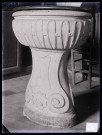 Église de La Chapelle-Hareng (Eure), fonts baptismaux.