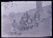 Groupe de turcs dans la région d'Antioche (Turquie) (notice PA).
