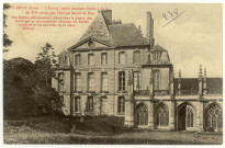 Evreux-Ville. L'Evêché, noble demeure élevée à la fin du XVe, par l'Evêque Raoul du Fou - Des festons délicatement ciselés dans la pierre, des Feuillages et des armoiries décorent les haute lucarnes et les tourelles de ce vieux château.