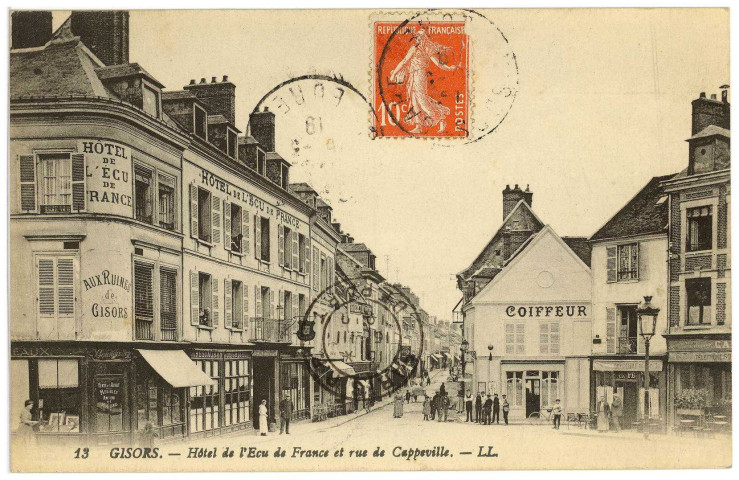 Gisors. Hôtel de l'Ecu de France et rue de Cappeville.