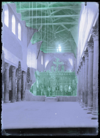 Intérieur de la basilique de la nativité à Bethléem (Israël).