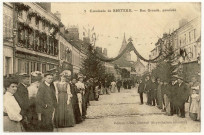 Breteuil-sur-Iton. 5-Rue Grande, pavoisée.