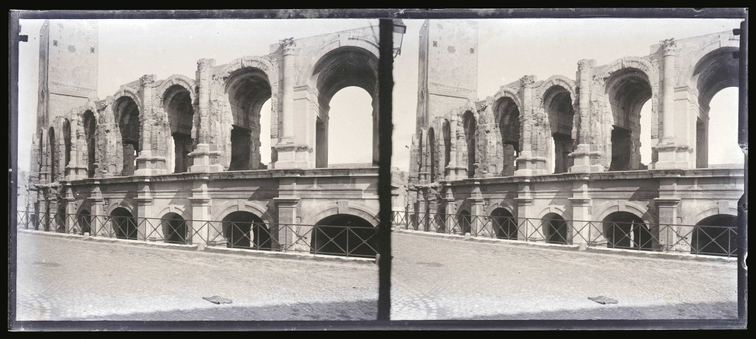 Arènes d'Arles (Bouches-du-Rhône).
