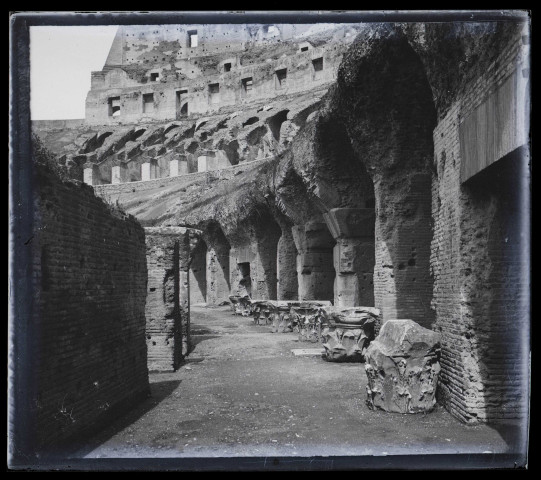 Ruines du forum dans la vallée de l'Agrigente en Sicile (Italie)