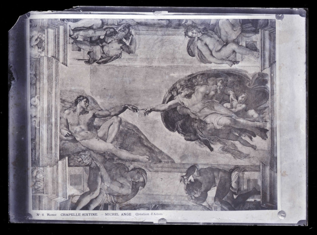 Plafond de la chapelle Sixtine du Vatican (Italie) représentant la création d'Adam par Michel-Ange.
