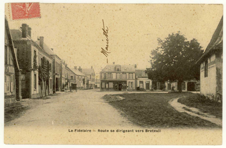 Fidelaire (Le). Route se dirigeant vers Breteuil.