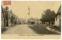 Fidelaire (Le). Route se dirigeant vers Breteuil.
