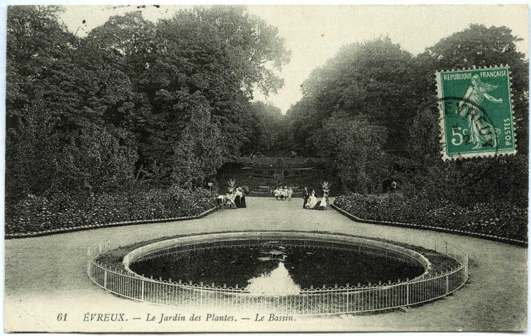 Evreux-Ville. Le Jardin des Plantes - Le Bassin.