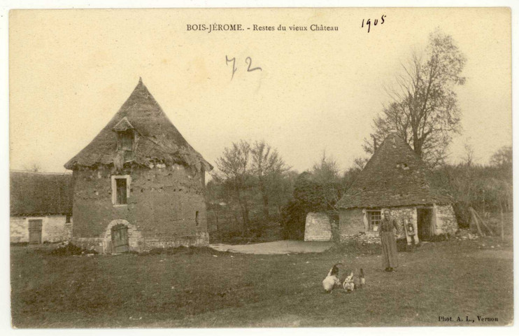 Bois-Jérôme-Saint-Ouen. Restes du Vieux Château.