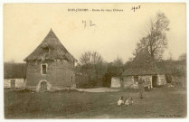 Bois-Jérôme-Saint-Ouen. Restes du Vieux Château.