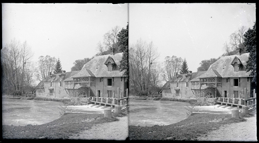 Moulin à aube sur l'Epte à Fourges (Eure).