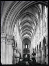 Intérieur de la cathédrale Saint-Pierre de Lisieux (Calvados).