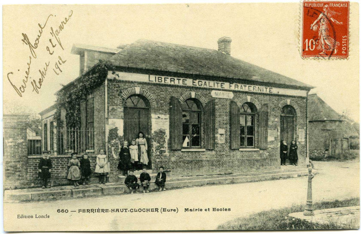 Ferrières-Haut-Clocher. Mairie et Ecoles.