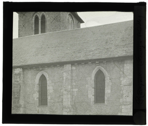Église de Radepont (Eure), côté sud.