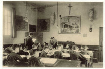 Damville. Pensionnat du Sacré-Coeur-Une Classe.