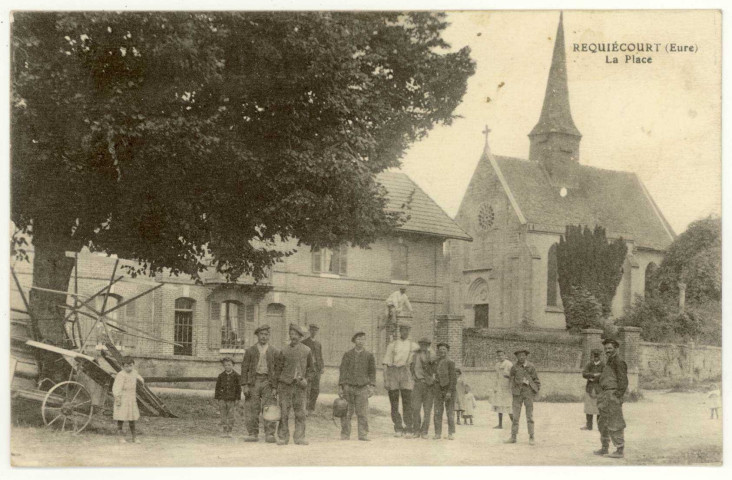 Cahaignes. La Place.