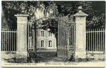 Mesnil-Verclives (Le). Entrée du Château.