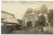 Bernay. 10 septembre 1910- Le Fourgon qui est allé s'écraser contre une maison.