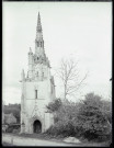 Clocher de la chapelle Saint-Nicodème à Pluméliau (Morbihan).