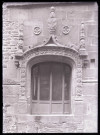 Porte de l'Hôtel de ville de Fougères (Ille-et-Vilaine).