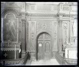 Portes en bois de la sacristie de la collégiale Notre-Dame d'Écouis (Eure) et tableau du XIXe siècle de Jules Duval-Lecamus représentant La Libération de Saint-Pierre.