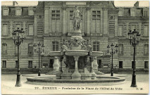 Evreux-Ville. Fontaine de la Place de L'Hôtel de Ville.