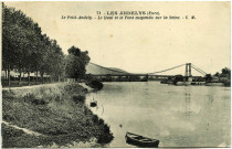 Andelys (Les). Petit Andely - Le Quai et le Pont suspendu sur la Seine.