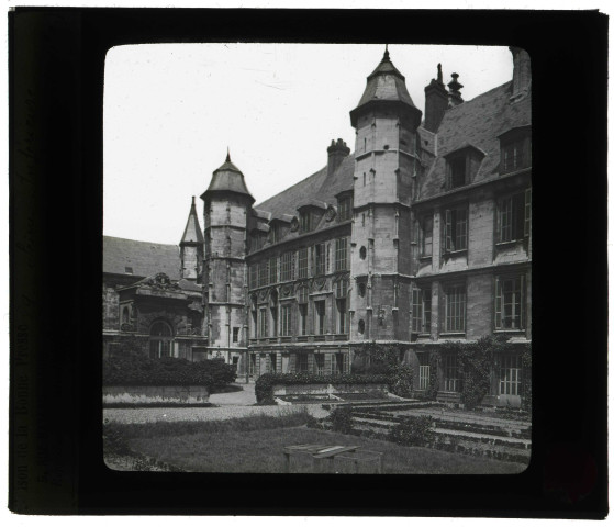 Archevêché de Rouen (Seine-Maritime).