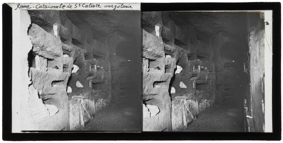 Galerie des catacombes de Saint-Callixte de Rome (Italie).