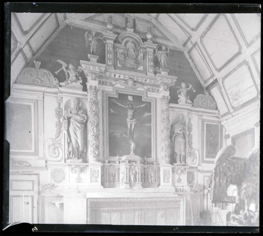 Maître-autel de l'église d'Authouillet (Eure).