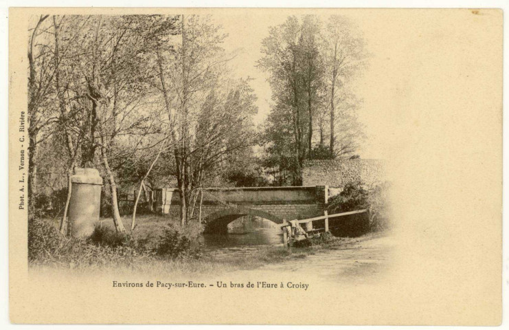Croisy-sur-Eure. Un Bras de l'Eure.