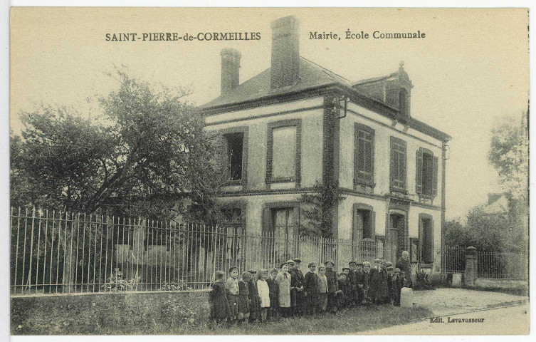 Saint-Pierre-de-Cormeilles. Mairie, Ecole Communale.