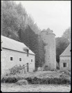 Cour de ferme de manoir breton.