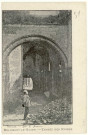Beaumont-le-Roger. Entrée des Ruines.