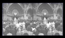 Procession de la Vierge au Monument de Jeanne d'Arc et à la basilique Notre-Dame de Bonsecours (Seine-Maritime).