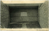 Evreux-Ville. La Prison Cellulaire - Cour promenoir.