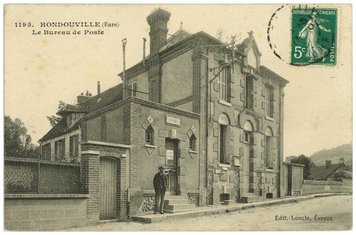 Hondouville. Le Bureau de Poste.