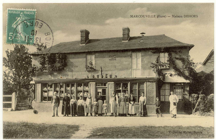 Bosguérard-de-Marcouville. Maison Dehors.