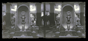 Salle et collections d'un musée égyptien.