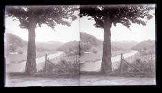 Rivière traversant la campagne du Luxembourg.