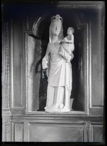 Statue de Vierge à l'enfant de l'église de La Chapelle-Réanville (Eure).